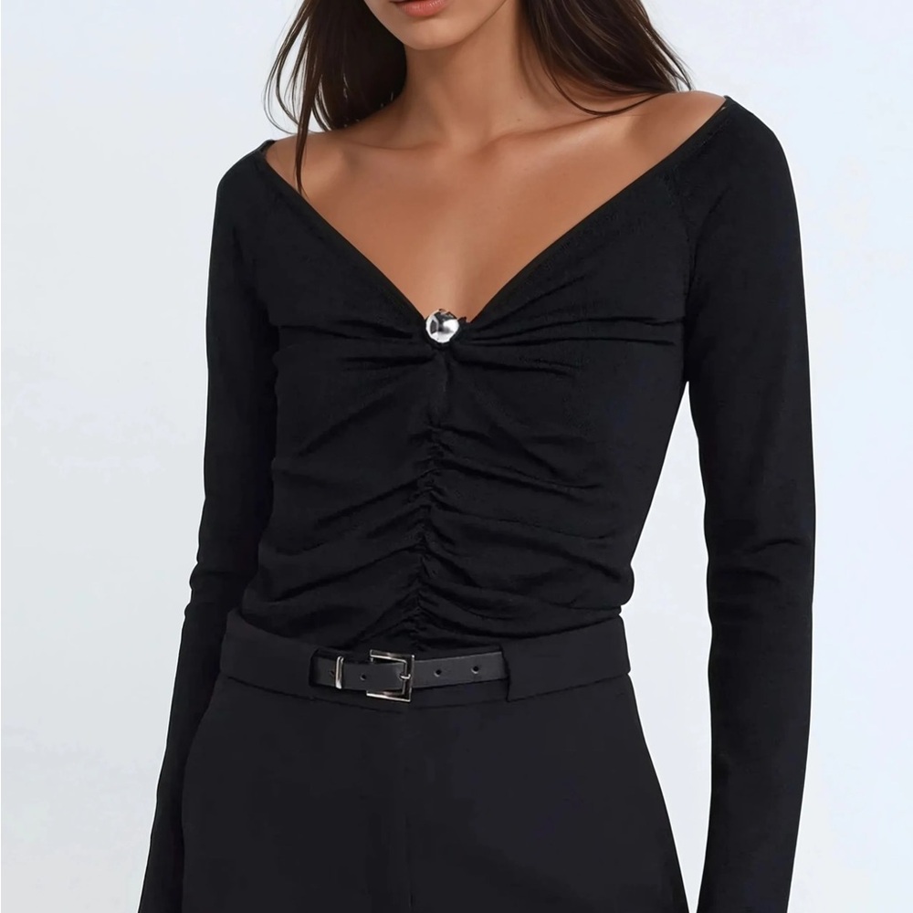 Zara DRAPED KNIT BOBBLE APPLIQUÉ TOP. NWOT - Picture 2 of 4